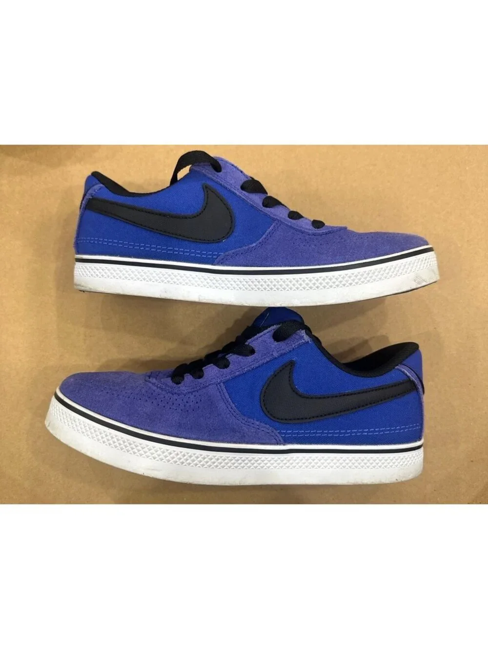 Nike Sneakers blue and black size 4.5Y